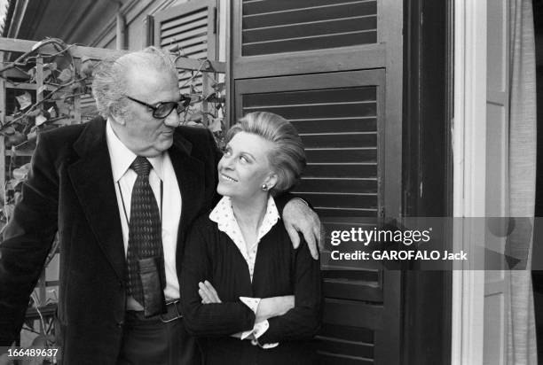 Close-Up Of Federico Fellini And His Wife Giulietta Masina In 1980. 14 Avril 1980 à Rome : Rendez-vous avec Federico FELLINI dans son bureau et sa...