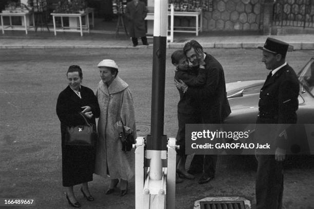 Rendezvous With Magali Christmas And Roberto Risso. France février 1957, Cote d'azur, Nice et Menton : les deux acteurs Magali NOEL et Roberto RISSO...