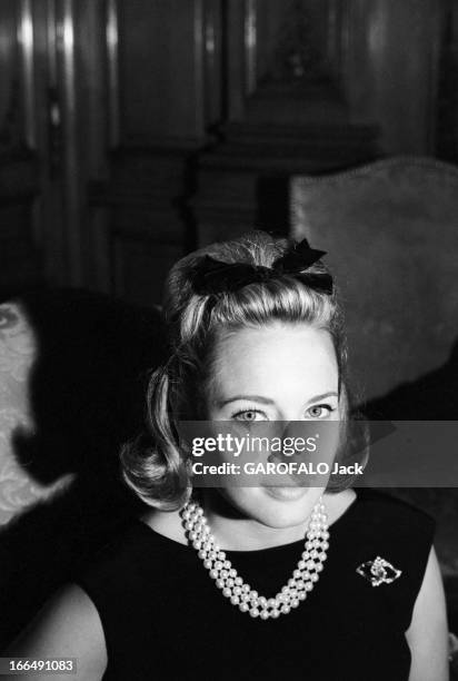 Charlotte And Anne Ford. Paris- 17 Juillet 1962- Les petites filles d'Henry FORD, industriel et fondateur du constructeur automobile FORD: en...