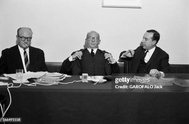 Discussion Regarding The Referendum Between Michel Debre, Edgar Faure And Guy Mollet. Paris- 28 septembre 1962- La discussion des trois, Michel...