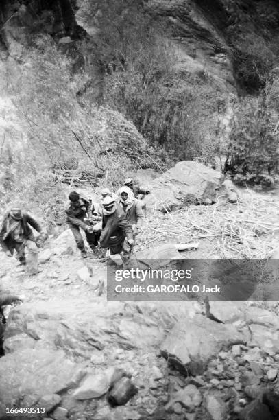 Drama In Jordan. Jordanie- 12 Avril 1963- Lors d'un pèlerinage en terre Sainte, 22 jeunes femmes Françaises sur 25 ont trouvé la mort. Le groupe a...