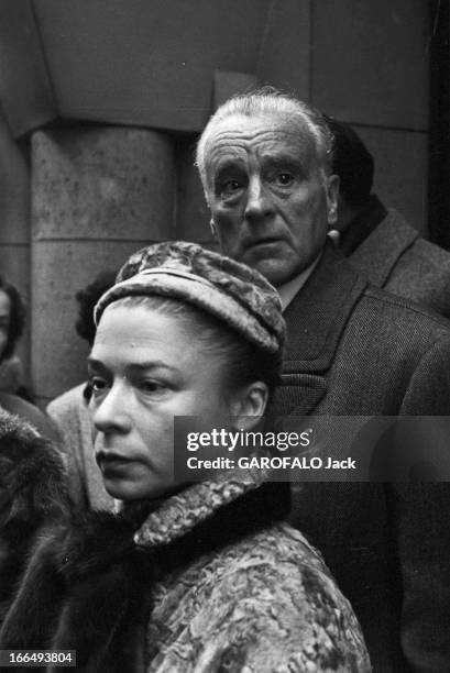 Funeral Of Jacques Fath. 13 Novembre Paris, enterrement de Jacques FATH couturier. A la sortie de l'église, portraits de personnalités non...