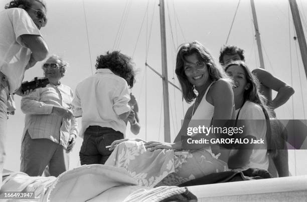 Caroline Of Monaco And Philippe Junot. 4 décembre 1978, la Princesse CAROLINE DE MONACO et son mari Philippe JUNOT visitent le bateau d'Olivier DE...