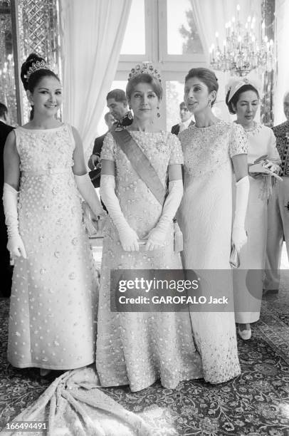 Coronation Of The Shah And Farah Diba. Téhéran- 27 Octobre 1967- Lors du couronnement du Shah d'Iran et de Farah DIBA, le princesse Shahnaz PAHLAVI,...