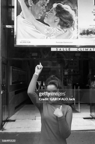 Rendezvous With Muriel Baptiste. France, 27 juin 1968, la comédienne Muriel BAPTISTE reçoit l'équipe de Paris Match chez elle. Cette année-là, elle...