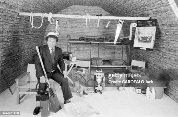 Jacques Martin In An Anti Atomic Shelter. 6 janvier 1980, l'animateur de télévision Jacques MARTIN s'est aménagé un abri anti atomique dans sa...