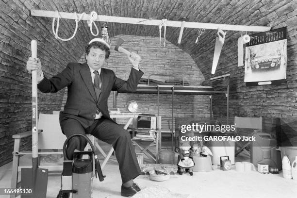 Jacques Martin In An Anti Atomic Shelter. 6 janvier 1980, l'animateur de télévision Jacques MARTIN s'est aménagé un abri anti atomique dans sa...