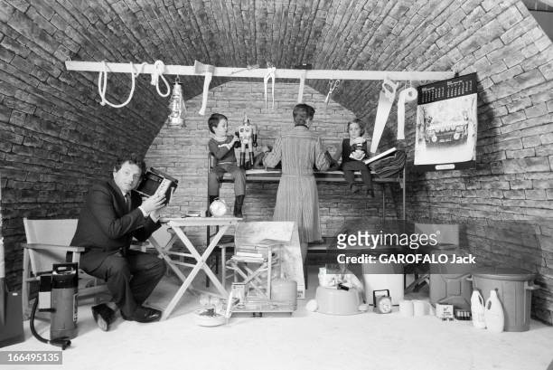 Jacques Martin In An Anti Atomic Shelter. 6 janvier 1980, l'animateur de télévision Jacques MARTIN s'est aménagé un abri anti atomique dans sa...