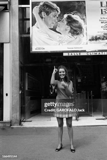 Rendezvous With Muriel Baptiste. France, 27 juin 1968, la comédienne Muriel BAPTISTE reçoit l'équipe de Paris Match chez elle. Cette année-là, elle...