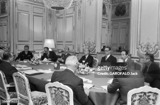 Council Of Ministers Of March 25Th,S 1981. Paris, 25 mars 1981, Conseil des Ministres au Palais de l'Elysée. Raymond BARRE, Premier Ministre, face au...