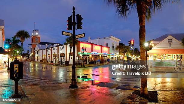 duval street, key west, florida, usa - key west photos et images de collection