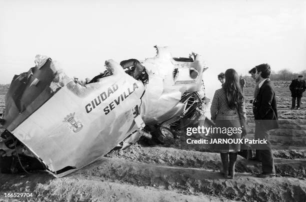 During The Strike Of The Air Traffic Controllers, Collision In Mid Air Between A Dc9 And A Spanish Coronado Near Nantes