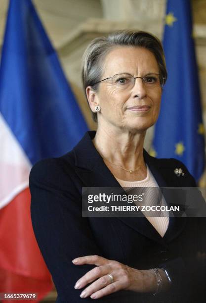 Le ministre de la Défense Michèle Alliot-Marie pose lors de l'ouverture des 18èmes rencontres de la gendarmerie nationale à la mairie de Montluçon le...