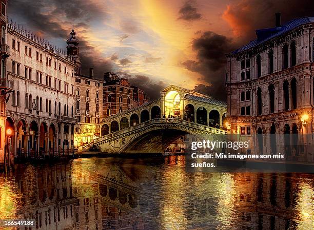 puente de rialto - rialto bridge foto e immagini stock