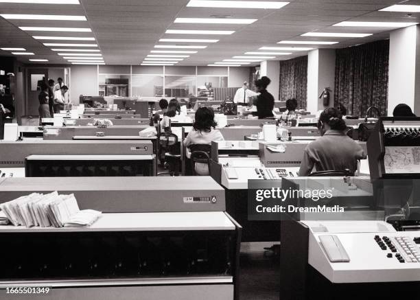 1960s Computer Programmers Computer 1960 1969 Photos and Premium High Res Pictures - Getty Images