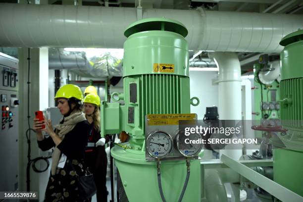 Moller Engine Engine Rooms Photos and Premium High Res Pictures - Getty Images