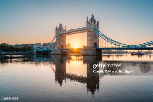 tower bridge, london, england - london bridge - fotografias e filmes do acervo