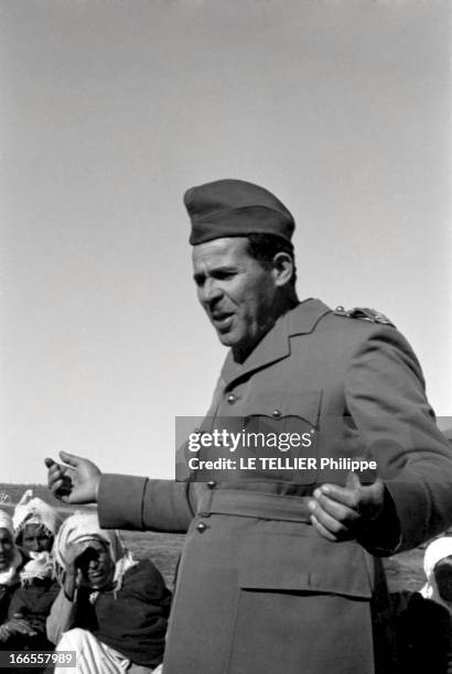 General Bellounis Joined The French Army. Guerre d'Algérie : Dar-Chioukh , décembre 1957 : le général BELLOUNIS harangue des délégations musulmanes...