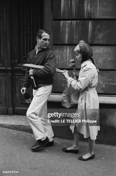 Paul Newman And His Wife Joanne Woodward In France. Paul NEWMAN et son épouse Joanne WOODWARD en France à l'occasion du tournage du film 'Paris...