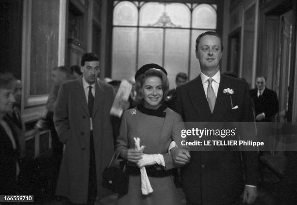 Tina Livanos Marries The Marquis Of Blandford. A Paris, dans une mairie, lors du mariage de la grecque Tina LIVANOS avec le britannique John marquis...