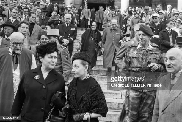 Official Visit Of General Charles De Gaulle To The Algerian Sahara. Algérie, Sahara, décembre 1958, Suite au mouvement populaire qui agite le pays,...