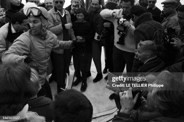 Karim Aga Khan Skying In Austria. Kitzbühel - 22 janvier 1962 - Lors d'une compétition de ski dans la station de sports d'hiver du Tyrol autrichien,...