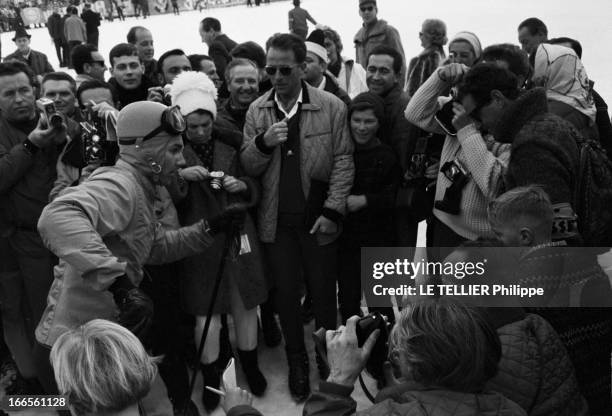 Karim Aga Khan Skying In Austria. Kitzbühel - 22 janvier 1962 - Lors d'une compétition de ski dans la station de sports d'hiver du Tyrol autrichien,...