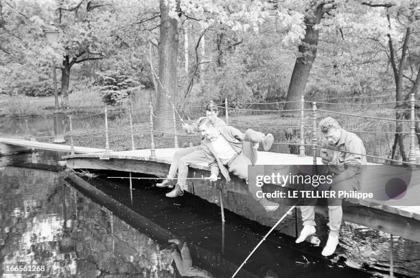 Soccer World Cup 1958 In Sweden: Team France In Training. En Suède, à Finspang, le 5 juin 1958, lors de la Coupe du Monde de football 1958, à...