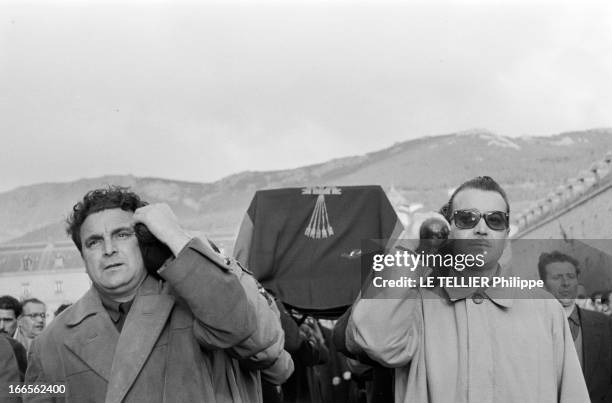 Transfer Of The Body Jose Antonio Primo De Rivera Y Orbaneja In The Valley Of Los Caidos In Spain. En avril 1959, en Espagne. Inhumation dans la...