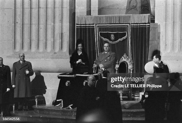 Transfer Of The Body Jose Antonio Primo De Rivera Y Orbaneja In The Valley Of Los Caidos In Spain. En avril 1959, en Espagne. Inhumation dans la...