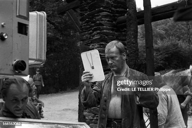 Curd Jurgens Marries Simone Bicheron. Allemagne Fédérale- 17 Septembre 1958- Dans la forêt Rhénane, lors d'un tournage de film, l'acteur de cinéma...