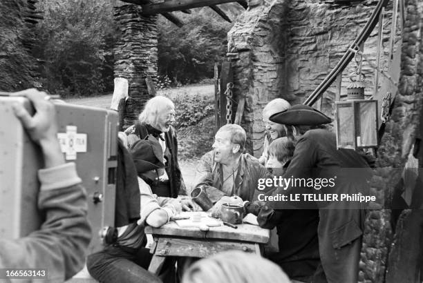 Curd Jurgens Marries Simone Bicheron. Allemagne Fédérale- 17 Septembre 1958- Dans la forêt Rhénane, lors d'un tournage de film, l'acteur de cinéma...