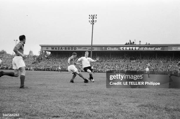 Sweden Soccer World Cup: Match France Scotia. La sixième Coupe du monde de football s'est tenue en Suède du 8 juin au 29 juin 1958. La décision de...