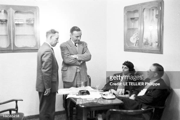 Colonel Hans Ulrich Rudel. Sarrebruck, janvier 1960. Une réunion du Parti allemand du Reich devait avoir lieu dans le grand Hall de Bellevue, mais...