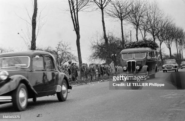 Funeral Of Germaine Coty. Novembre 1955. La dépouille de Mme COTY a quitté Paris pour rejoindre le petit cimetière Sainte-Marie de Harfleur, en...
