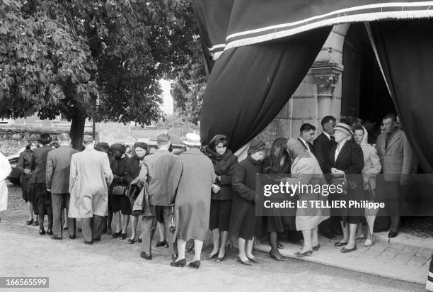 Car Accident Leaves 19 Orphans. Saumur en octobre 1962. Deux frères, Raymond et Maurice GUÉRET qui circulaient dans une I.D.19, pilotée par Robert...