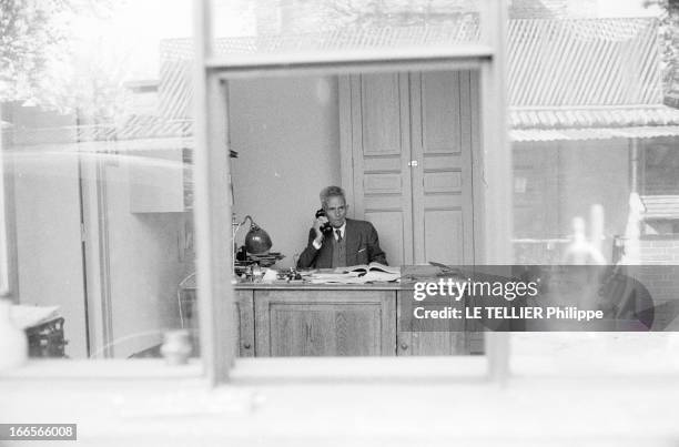 Rendezvous With Marcel Garnier, Poet And Plumber. A Moret-sur-Loing, le 17 octobre 1962. Rendez-vous avec Marcel GARNIER plombier-couvreur et poète à...