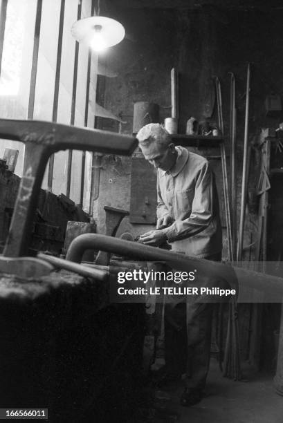 Rendezvous With Marcel Garnier, Poet And Plumber. A Moret-sur-Loing, le 17 octobre 1962. Rendez-vous avec Marcel GARNIER plombier-couvreur et poète à...