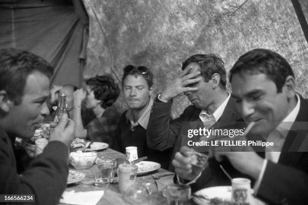 Shooting Of The Film 'Les Grands Chemins' By Christian Marquand. Tournage du film 'Les Grand Chemins', réalisé par Christian MARQUAND en 1962. Ce...