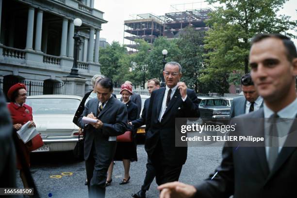 American President Lyndon Baines Johnson Before His Biliary Vesicular Surgery. En octobre 1965, aux Etats-Unis, le président Lyndon Baines JOHNSON,...