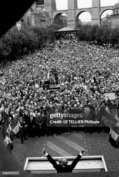 Presidential Travel Of Charles De Gaulle In Britain. Morlaix, le 9 septembre 1960, voyage officiel en bretagne de Charles DE GAULLE, président de la...