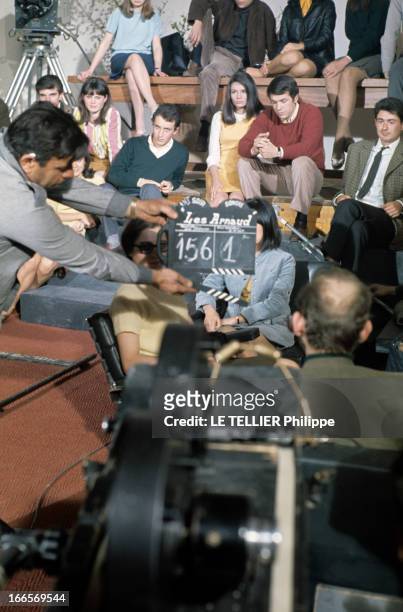 Salvatore Adamo And Christine Delaroche On The Shooting Of ' Les Arnaud' By Leo Joannon. En avril 1967, durant le tournage du film 'Les Arnaud' de...