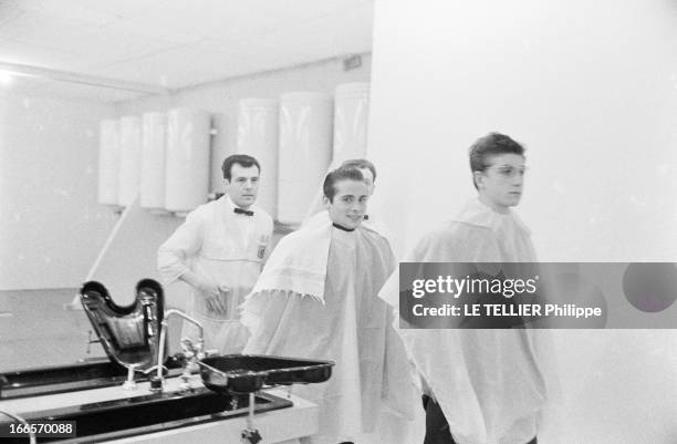 World Championships Of Hairdressing. Paris - 16 octobre 1960 - Les championnats du monde de coiffure pour dames du lors Festival mondial de la...