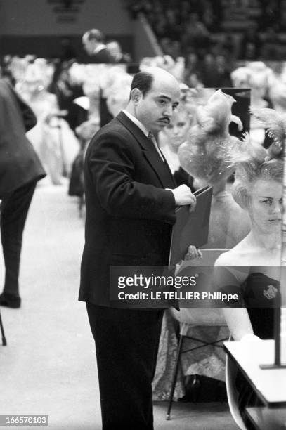 World Championships Of Hairdressing. Paris - 16 octobre 1960 - Les championnats du monde de coiffure pour dames du lors Festival mondial de la...