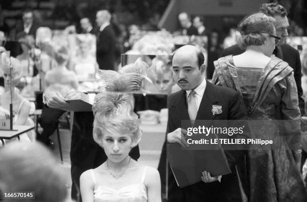 World Championships Of Hairdressing. Paris - 16 octobre 1960 - Les championnats du monde de coiffure pour dames du lors Festival mondial de la...