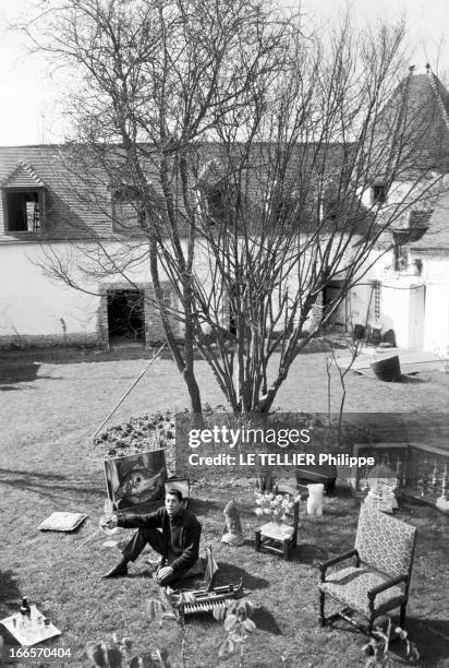 Rendezvous With Jean-Claude Pascal At Home. En France, le 23 mars 1961, à l'occasion de sa participation au concours Eurovision de la chanson,...