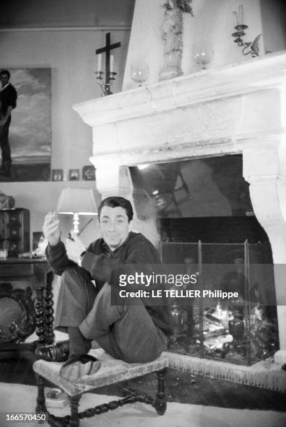 Rendezvous With Jean-Claude Pascal At Home. En France, le 23 mars 1961, à l'occasion de sa participation au concours Eurovision de la chanson,...