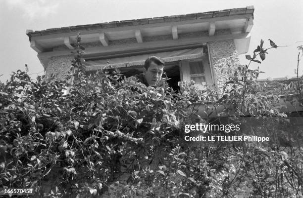 Rendezvous With Jean-Claude Pascal At Home. En France, le 23 mars 1961, à l'occasion de sa participation au concours Eurovision de la chanson,...