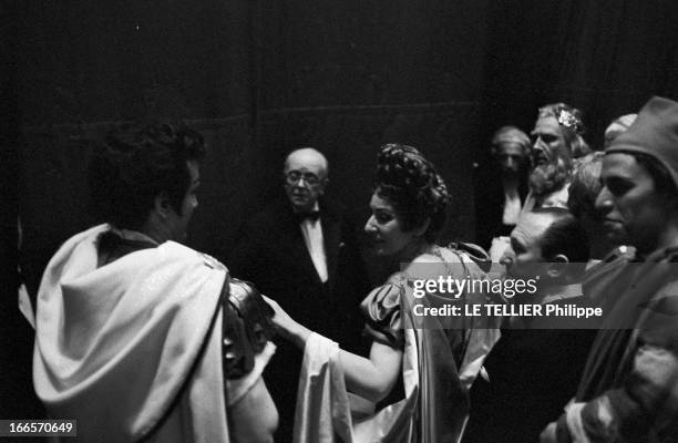 Maria Callas In 'Poliuto' By Gaetano Donizetti At The Scala Milan. Milan - 7 décembre 1960 - A la Scala, lors d'une représentation de l'opéra...