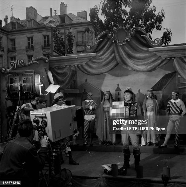 Shooting Of The Film 'Cadet Rousselle' By Andre Hunebelle. Nemours- 2 Juin 1955- Lors du tournage du film 'Cadet Rousselle' réalisé par André...